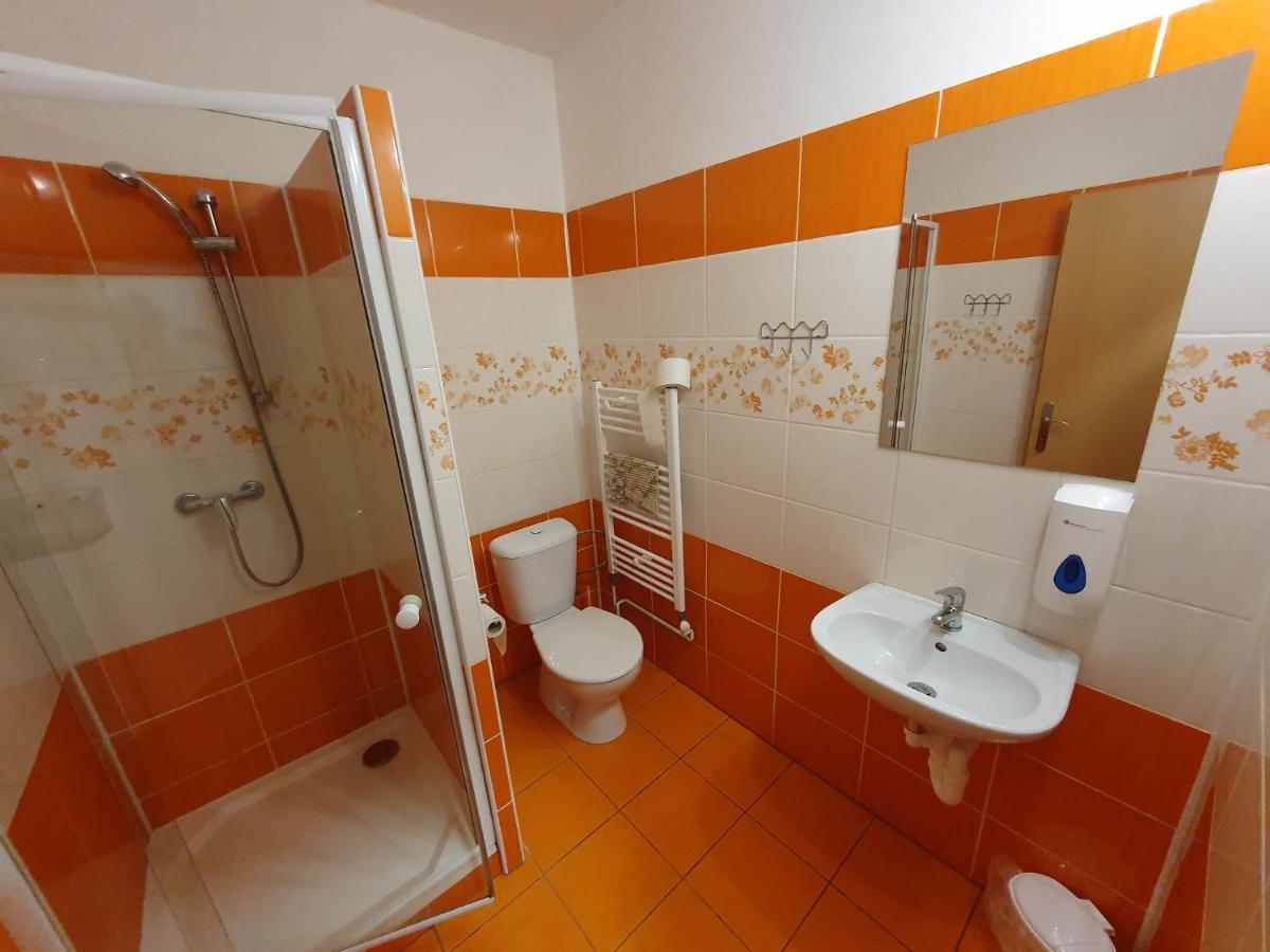 Hotel Decin Na Skrivance מראה חיצוני תמונה