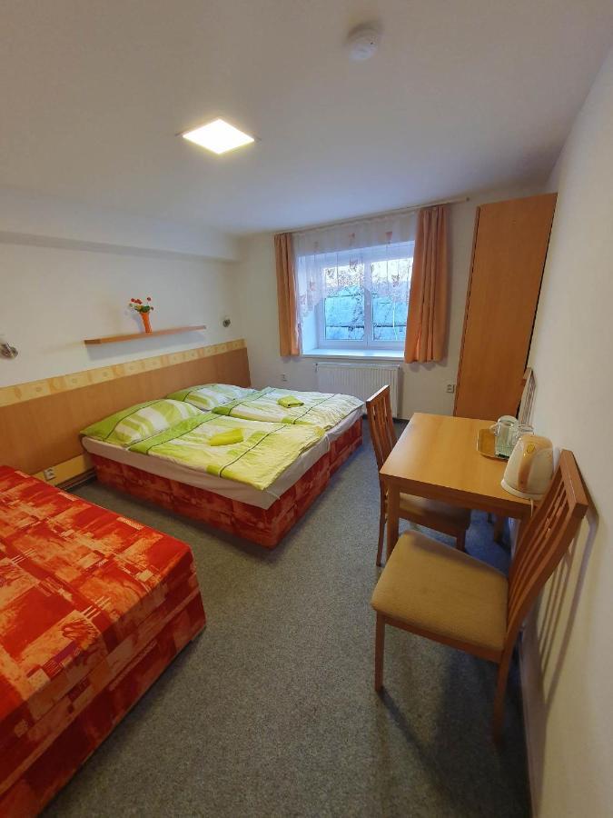 Hotel Decin Na Skrivance מראה חיצוני תמונה